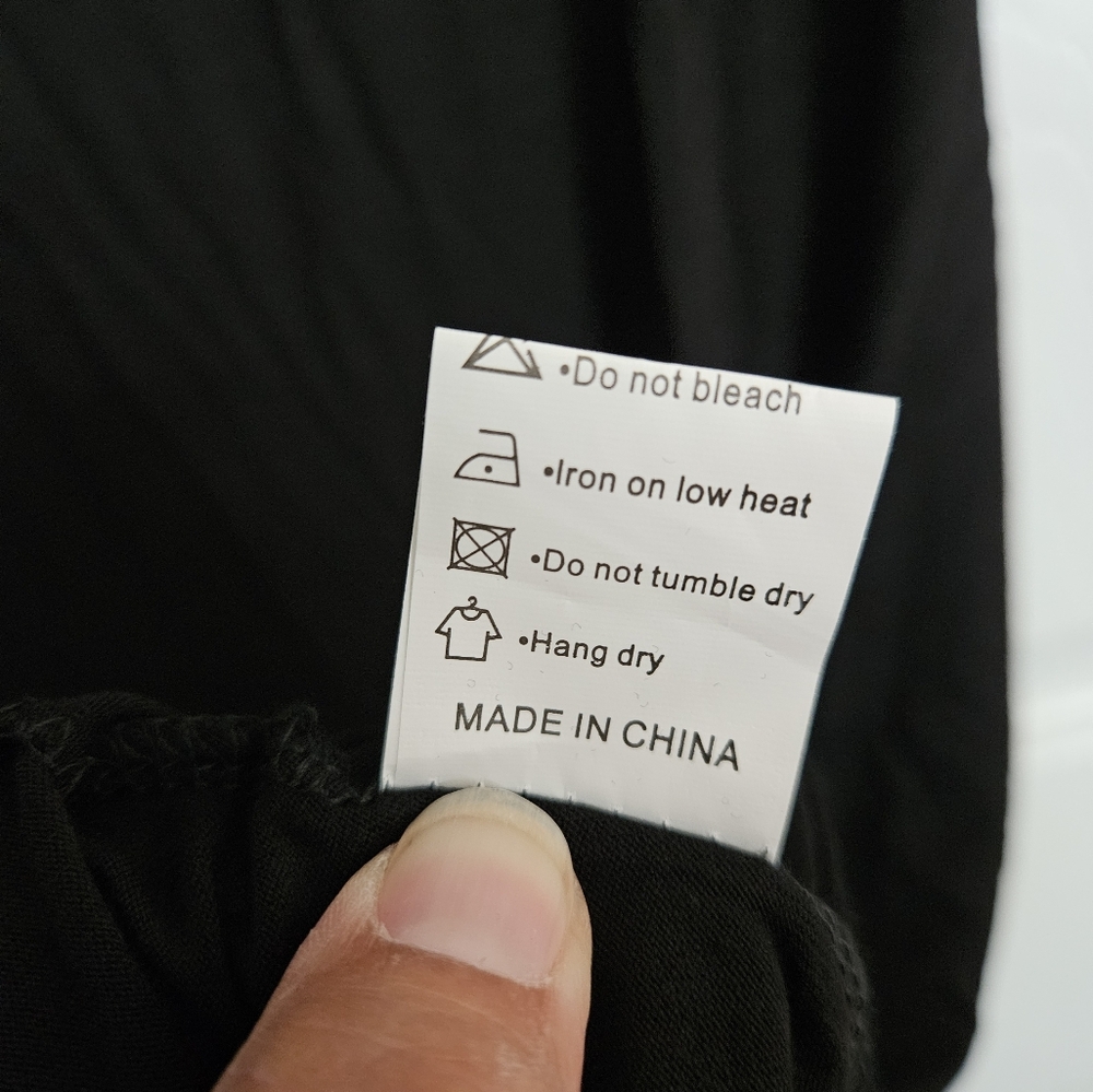 Simple Black Tee-shirt Dress - Picture 4 of 5